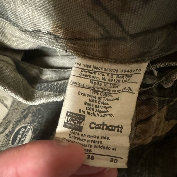 Vintages Y2K style Carhartt Real Tree Camo Carpenter Pants size 38x30 - Picture 4 of 4